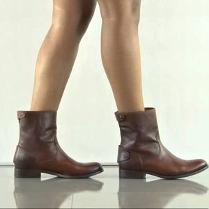 Frye Melissa Button ZIP Short Boot